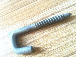 '스터드'가 사물의 미학에 미치는 영향은 무엇일까?